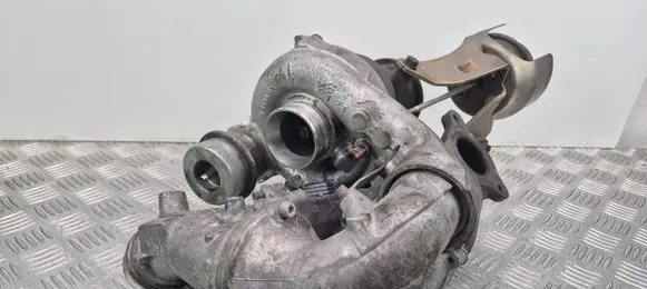 Mercedes-Benz C W204 Turbo A6510902880 A6510905780 A6510904580