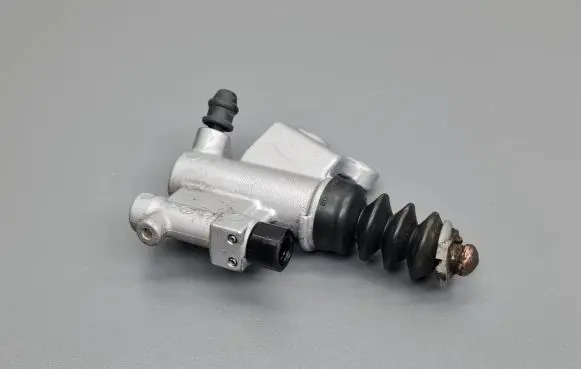 Honda Civic IX Clutch slave cylinder 