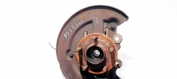 Ford Focus Front wheel hub av613k170