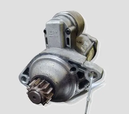 Volkswagen Golf VII Starter motor 02E911022C