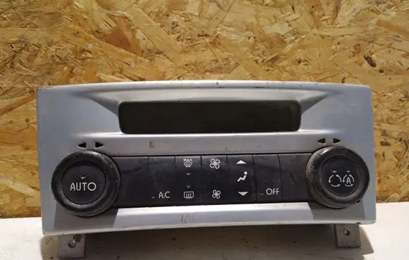 Renault Laguna II Climate control unit 8200181132 52485201