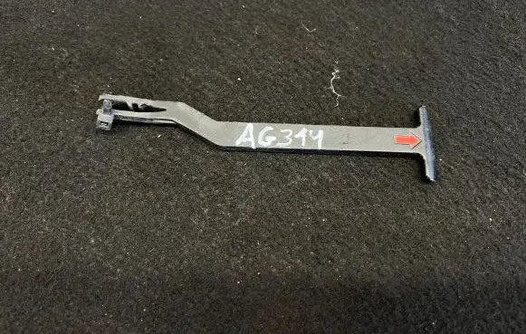 Engine bonnet (hood) release handle