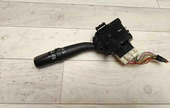Toyota Avensis T250 Indicator stalk 173650