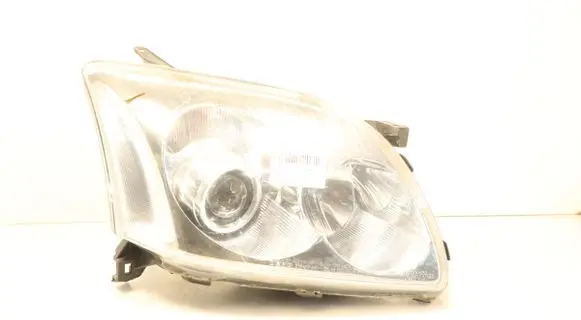Toyota Avensis T250 Headlight/headlamp