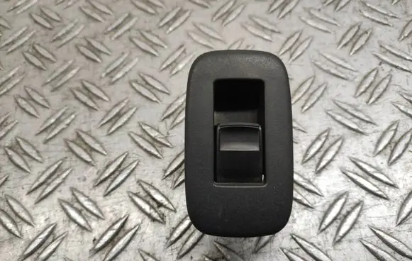 Toyota Auris 150 Electric window control switch 8292P6N