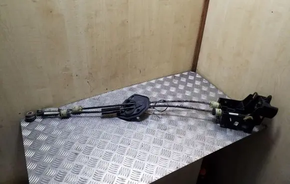 Gear shift cable linkage