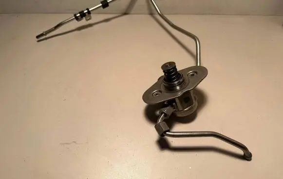BMW X1 F48 F49 Fuel injection high pressure pump 7636881 0272098