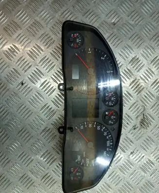 Audi A6 S6 C5 4B Speedometer (instrument cluster) 110208948