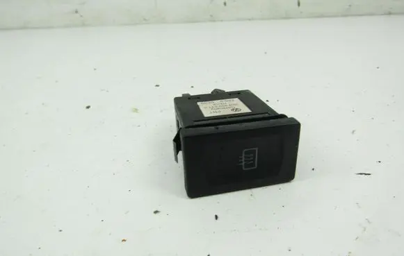 Volkswagen PASSAT B5.5 Windscreen/window heater switch 3B0959621C