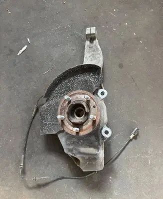 Land Rover Range Rover Sport L494 Front wheel hub spindle knuckle 