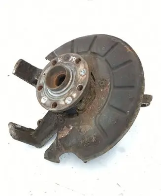 Volkswagen Golf V Front wheel hub