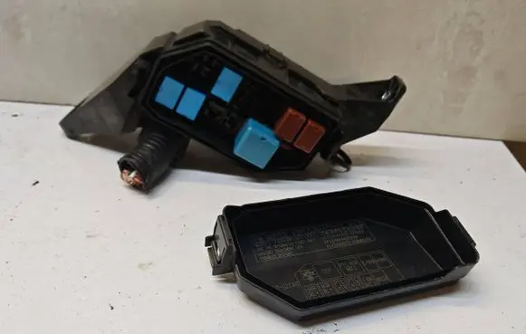 Toyota Corolla E210 E21 Fuse box set 8266202C60
