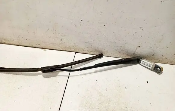 Front wiper blade arm