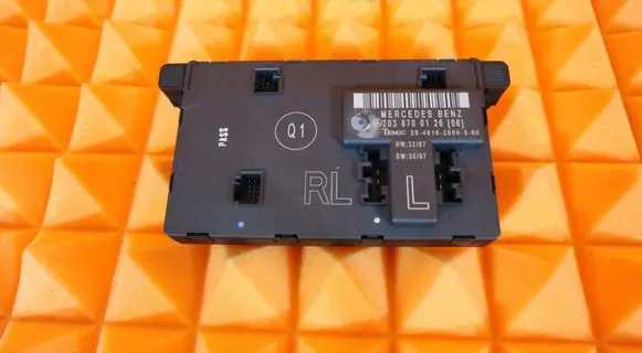 Mercedes-Benz CLC CL203 Door control unit/module 2038700126