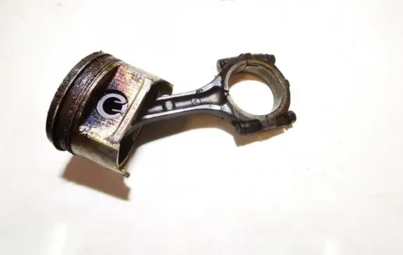 Subaru Impreza I Piston with connecting rod