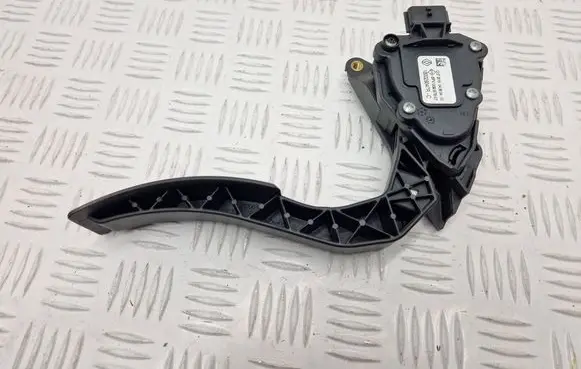 Renault Clio IV Accelerator throttle pedal 180029347R 12072015 6PV00997807