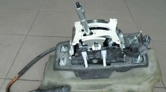 Audi A8 S8 D3 4E Gear shifter/selector 4E1713041AJ