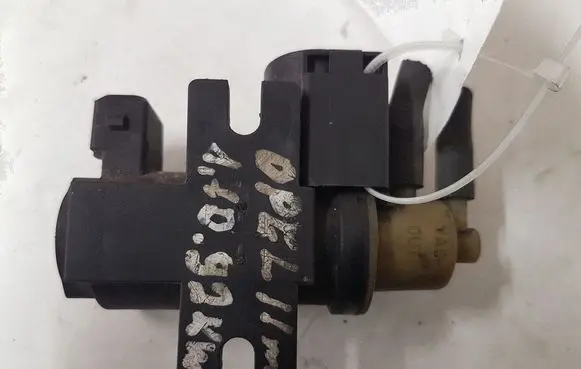 Opel Astra J Turbo solenoid valve 70308500 8981056561