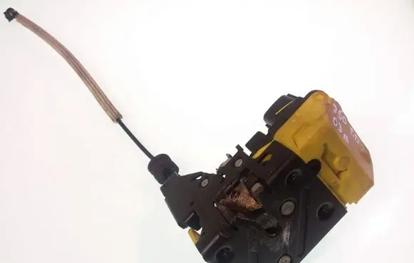 Volvo S60 Front door lock 8650547