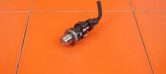 Opel Zafira C Fuel pressure sensor 0281002982 B20DTH