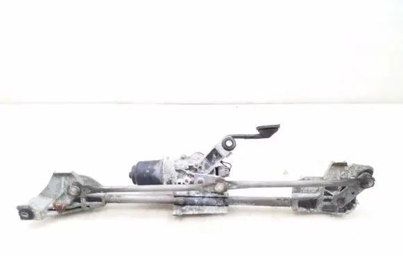 Nissan Pathfinder R51 Front wiper linkage and motor