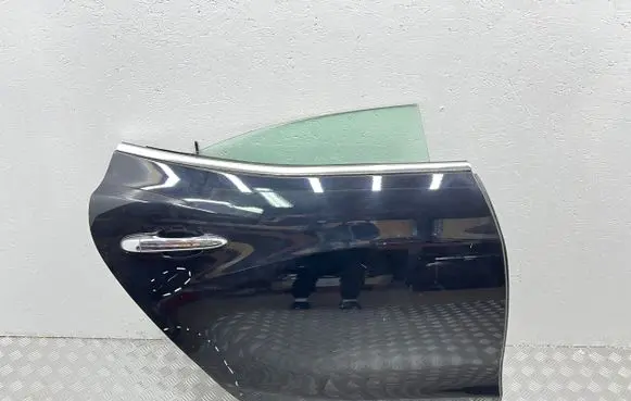 Maserati Ghibli Rear door