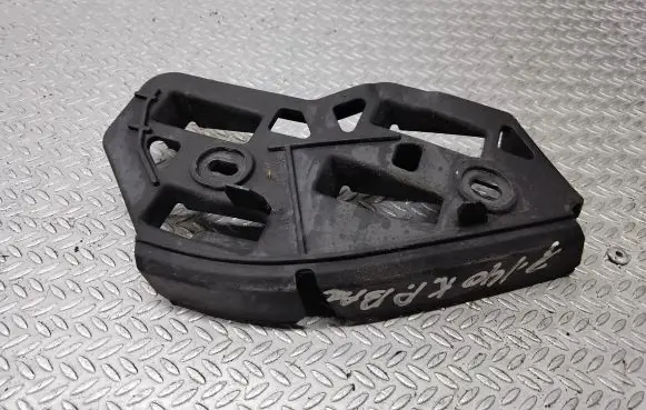 Volkswagen Polo IV 9N3 Front bumper mounting bracket 6Q0807183A