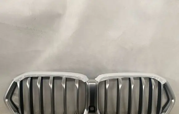 BMW X6 G06 Front bumper upper radiator grill 7481386