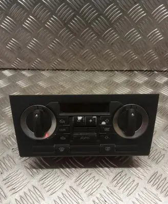 Audi A3 S3 8P Climate control unit 8P0820043