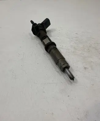 Volkswagen Crafter Fuel injector 0445115029