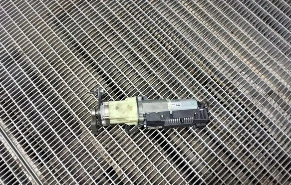 Audi A4 S4 B8 8K Soft lock spindle drive 8K9827851