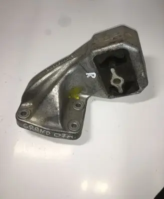 Jeep Grand Cherokee (WK) Engine mount bracket 52090308AE