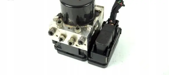 Volvo XC70 ABS Pump P30681619