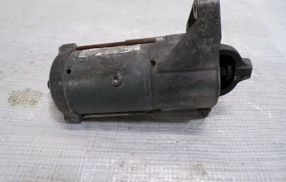 Opel Vivaro Starter motor