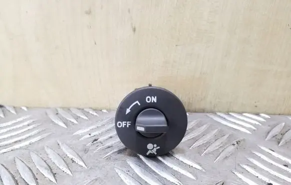 Renault Laguna II Passenger airbag on/off switch 8200169589B