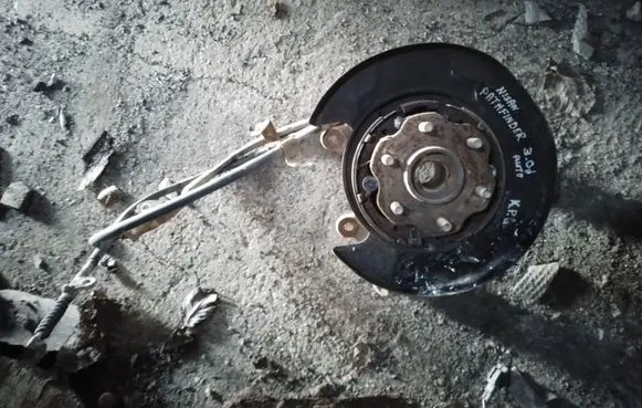 Toyota RAV 4 (XA40) Rear wheel hub