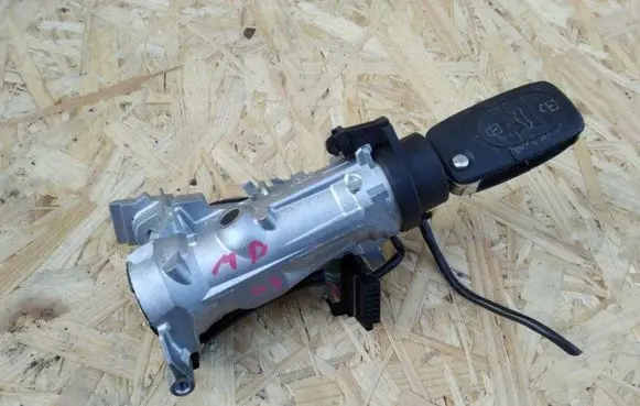Volkswagen Golf SportWagen Ignition lock 1K0905851