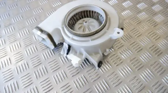 Lexus GS 300 350 430 450H Hybrid/electric vehicle battery fan G923030010