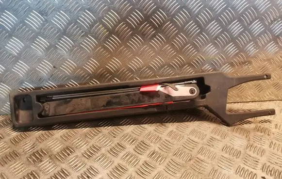 Mercedes-Benz C W203 Tool box 2038900514