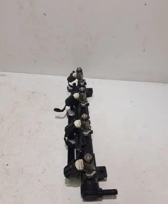 Volkswagen Golf V Fuel injectors set 036971824A