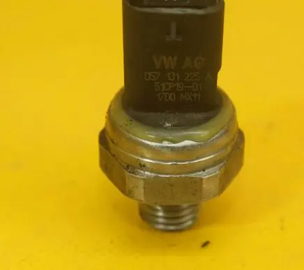 Audi A8 S8 D4 4H Turbo air boost pressure sensor 057131225A