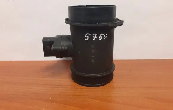 Audi A6 S6 C5 4B Mass air flow meter 0281002403 059906461B