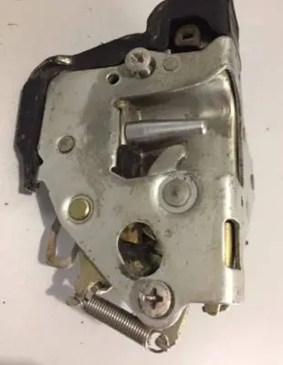 Mercedes-Benz W123 Rear door lock 1247330108
