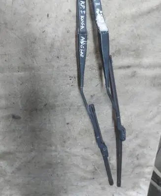 Ford Kuga I Front wiper blade arm 089392117A9