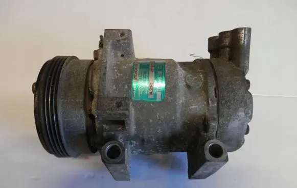 Renault Twingo I Air conditioning (A/C) compressor (pump) 8200037058