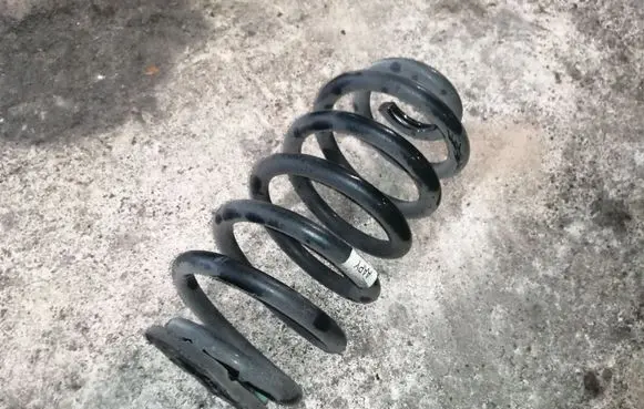 Opel Mokka X Rear coil spring