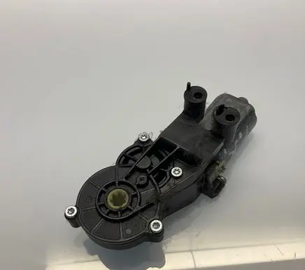 Mercedes-Benz E W211 Seat adjustment motor 0390203275