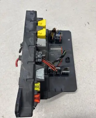 Mercedes-Benz Sprinter W906 Fuse module A9069006303 A9069017501 A9069024301
