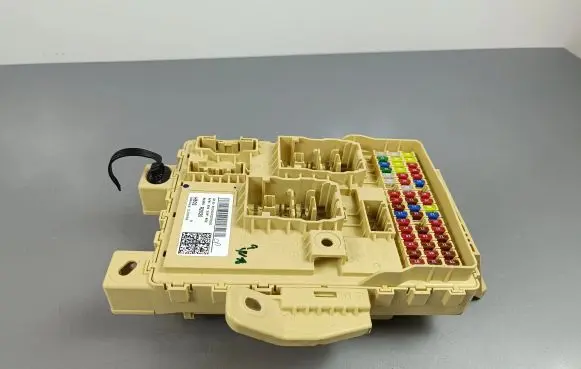 KIA Sportage Fuse module 91950R2020