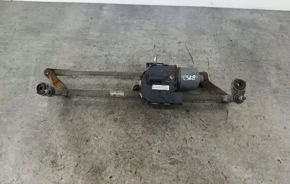 Volkswagen Golf V Front wiper linkage 